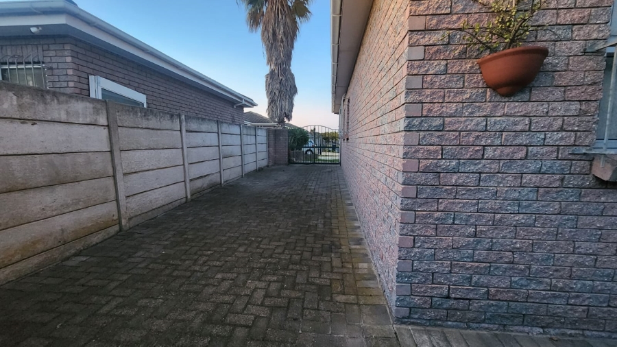 To Let 2 Bedroom Property for Rent in Rouxville Western Cape
